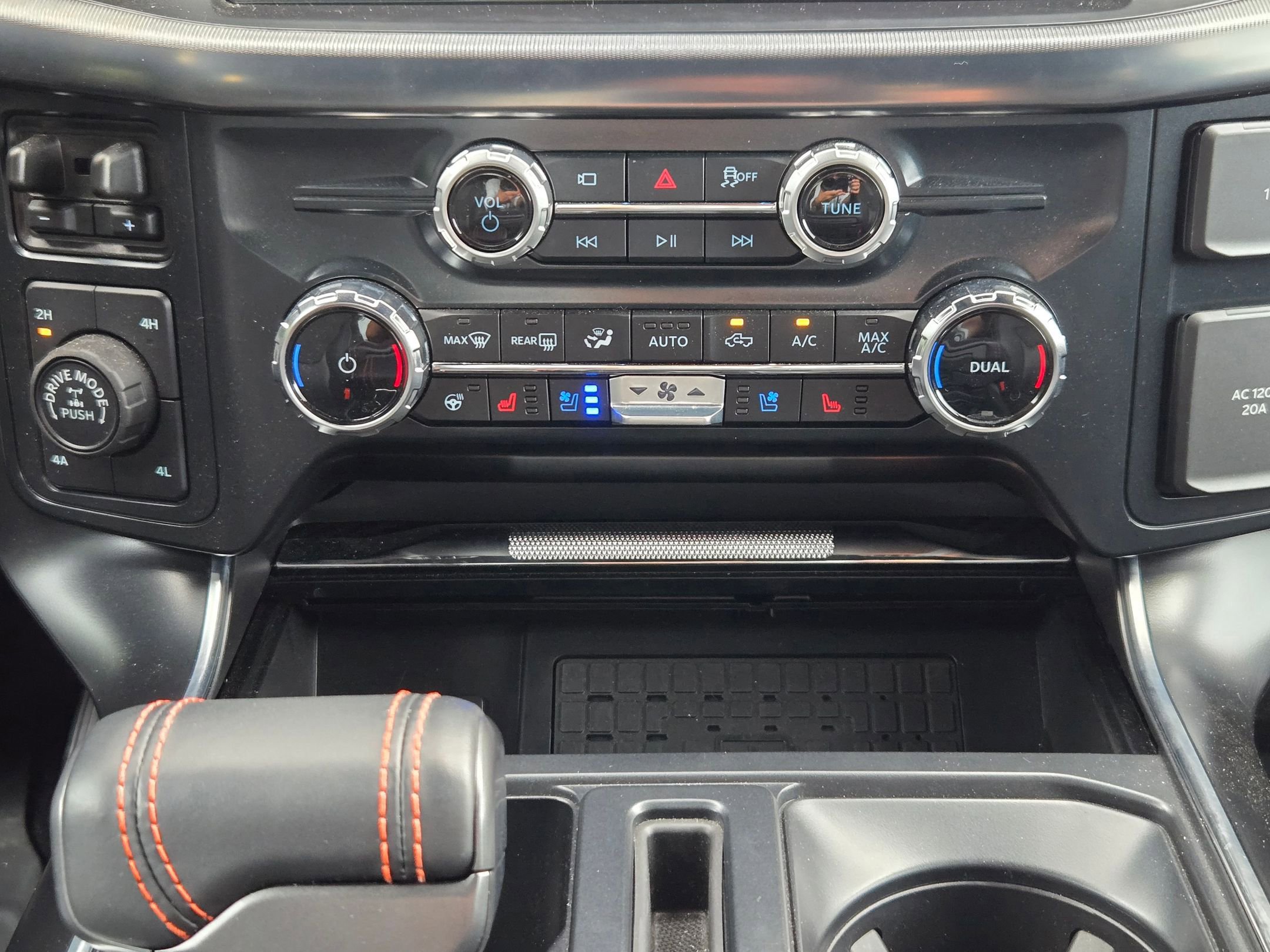 Used 2025 Ford F150 Raptor AWD/4WD image 17