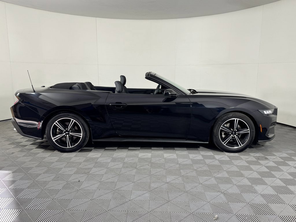 Used 2024 Ford Mustang Convertible image 10