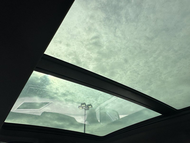 Used 2024 Volkswagen Tiguan SE R-Line w/ MDO Package, Two-Row image 13