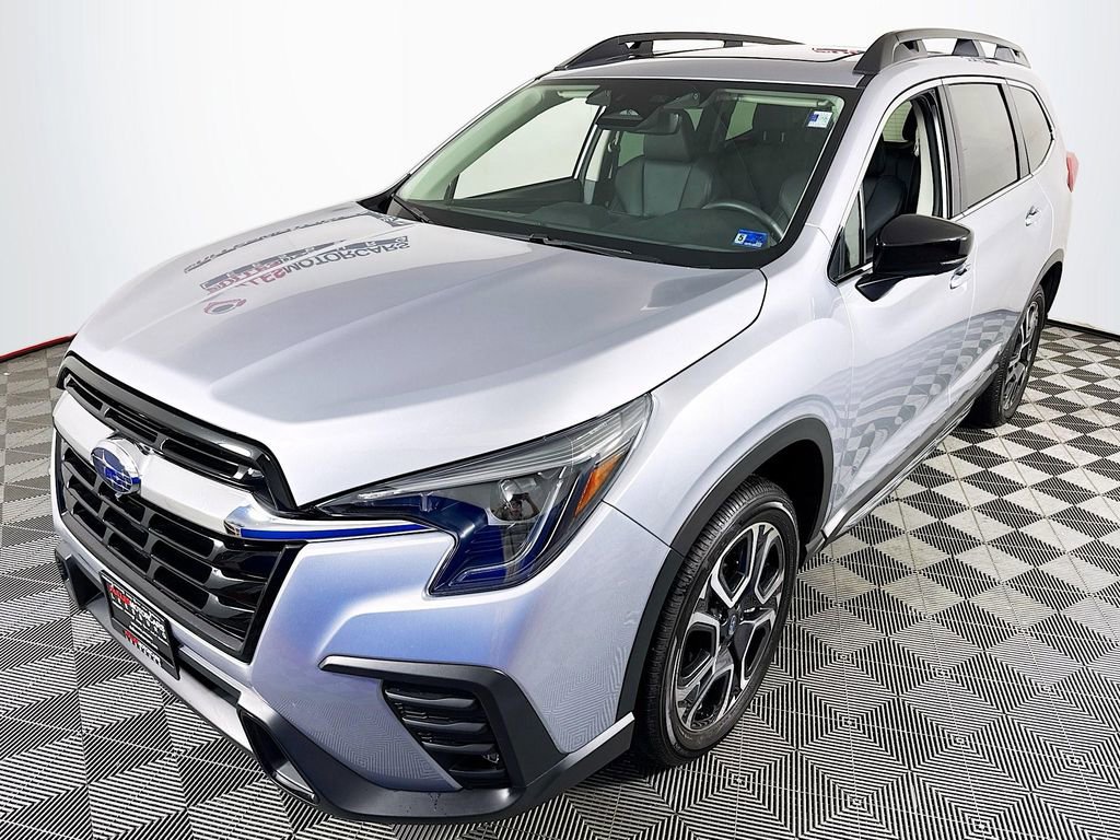 Used 2026 Subaru Ascent Limited AWD/4WD image 3