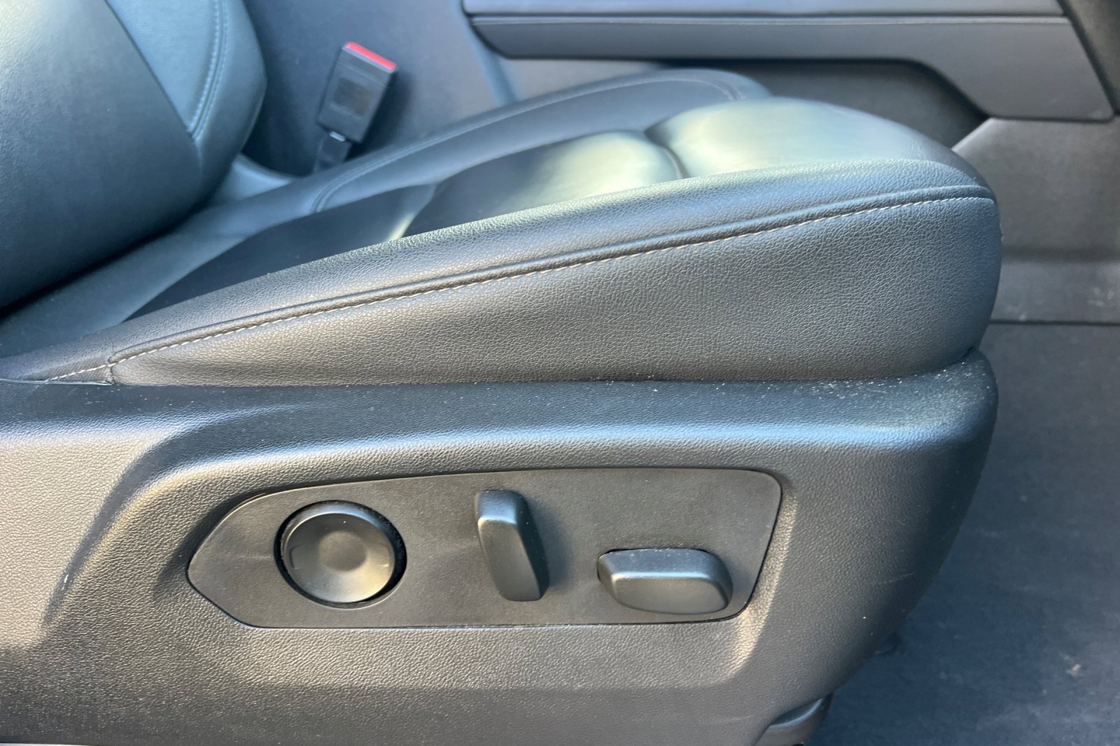 Used 2024 Chevrolet Tahoe LT image 23