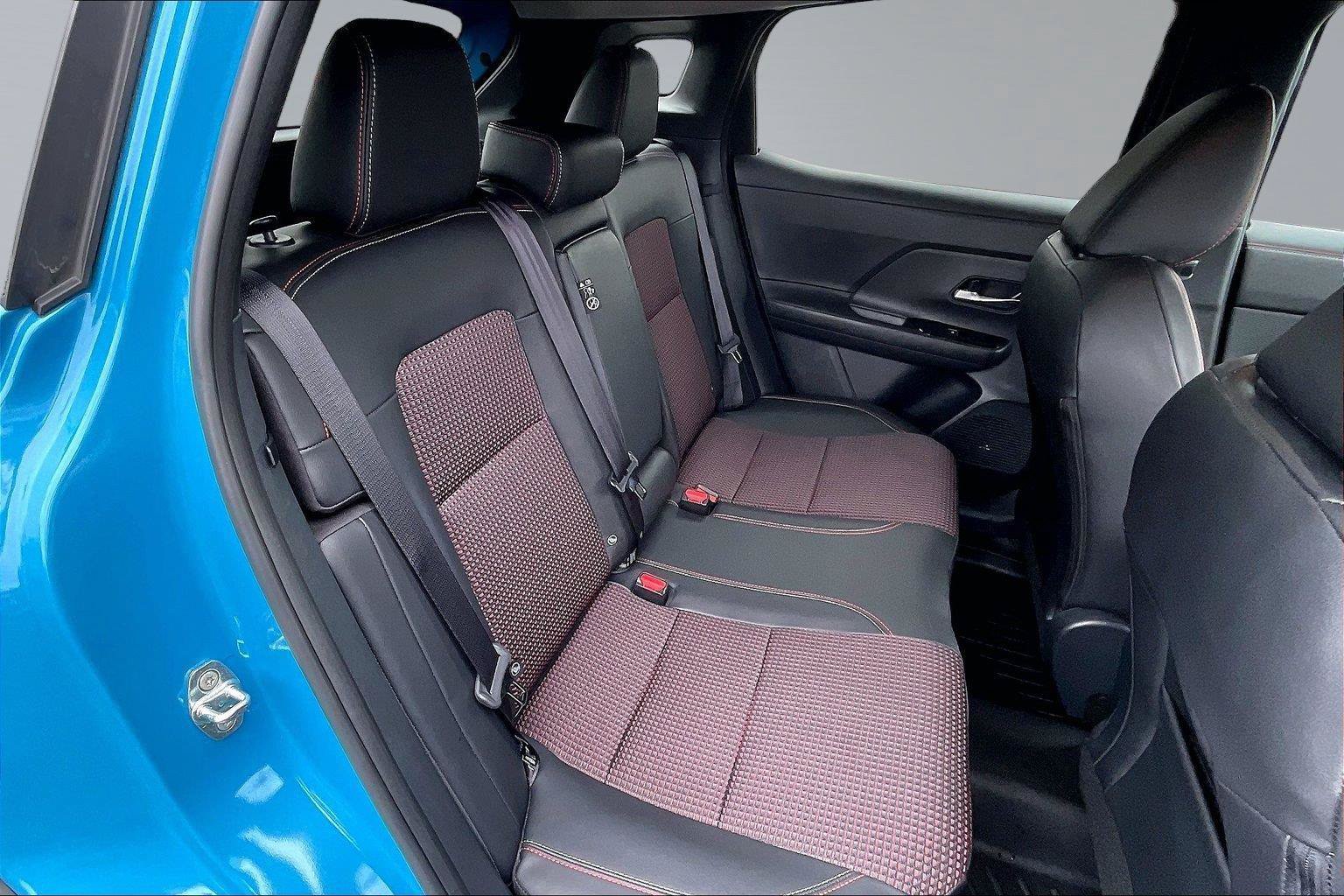 Certified 2026 Nissan Kicks SR FWD image 27
