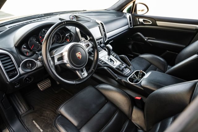 Used 2012 Porsche Cayenne Turbo AWD/4WD image 2