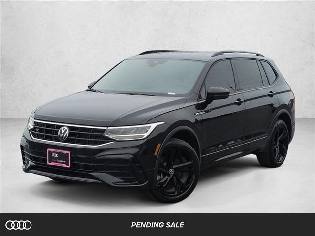 Used 2023 Volkswagen Tiguan SE R-Line image 1