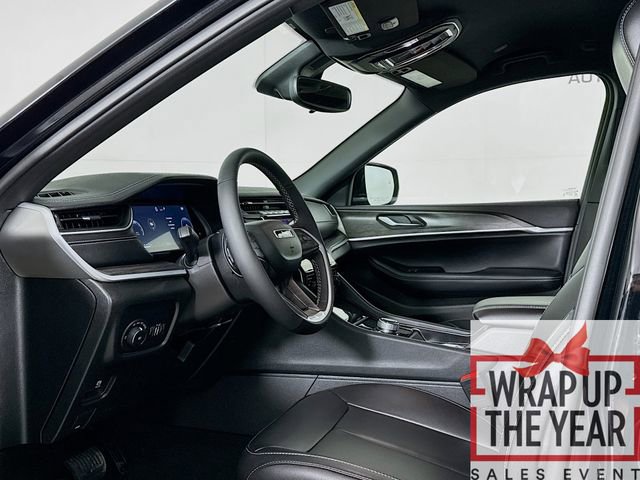 Used 2025 Jeep Grand Cherokee Limited image 9