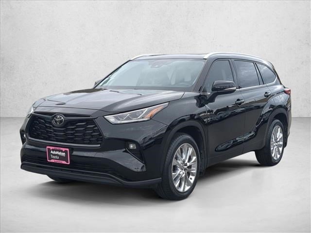 Used 2023 Toyota Highlander Limited