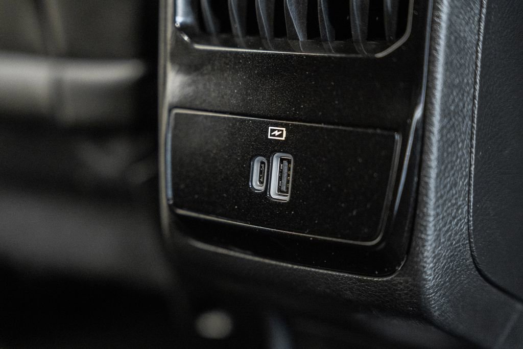 Certified 2025 Jeep Compass Latitude w/ Sun & Sound Group image 40