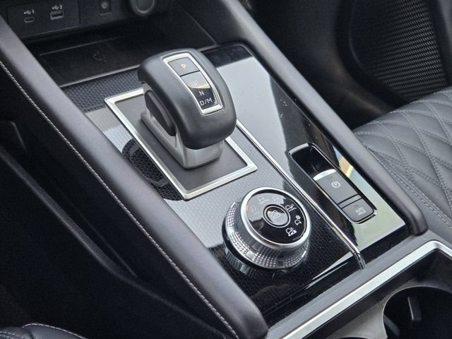 Used 2023 Mitsubishi Outlander SEL AWD/4WD image 20