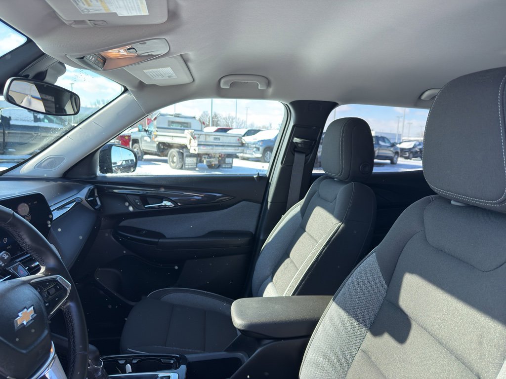 Used 2024 Chevrolet TrailBlazer LT w/ LT Cold Weather Package image 27