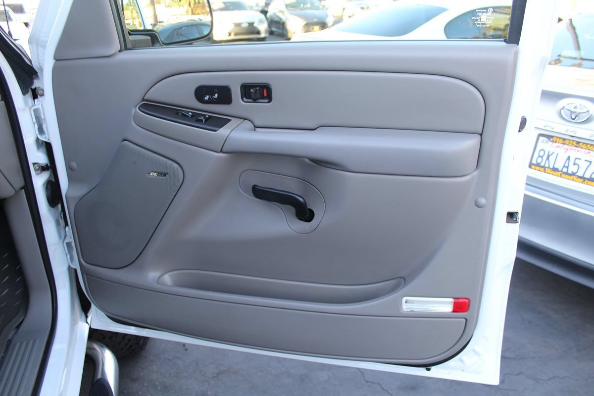 Used 2007 Chevrolet Silverado 2500 LT w/ Heavy-Duty Power Package AWD/4WD image 27