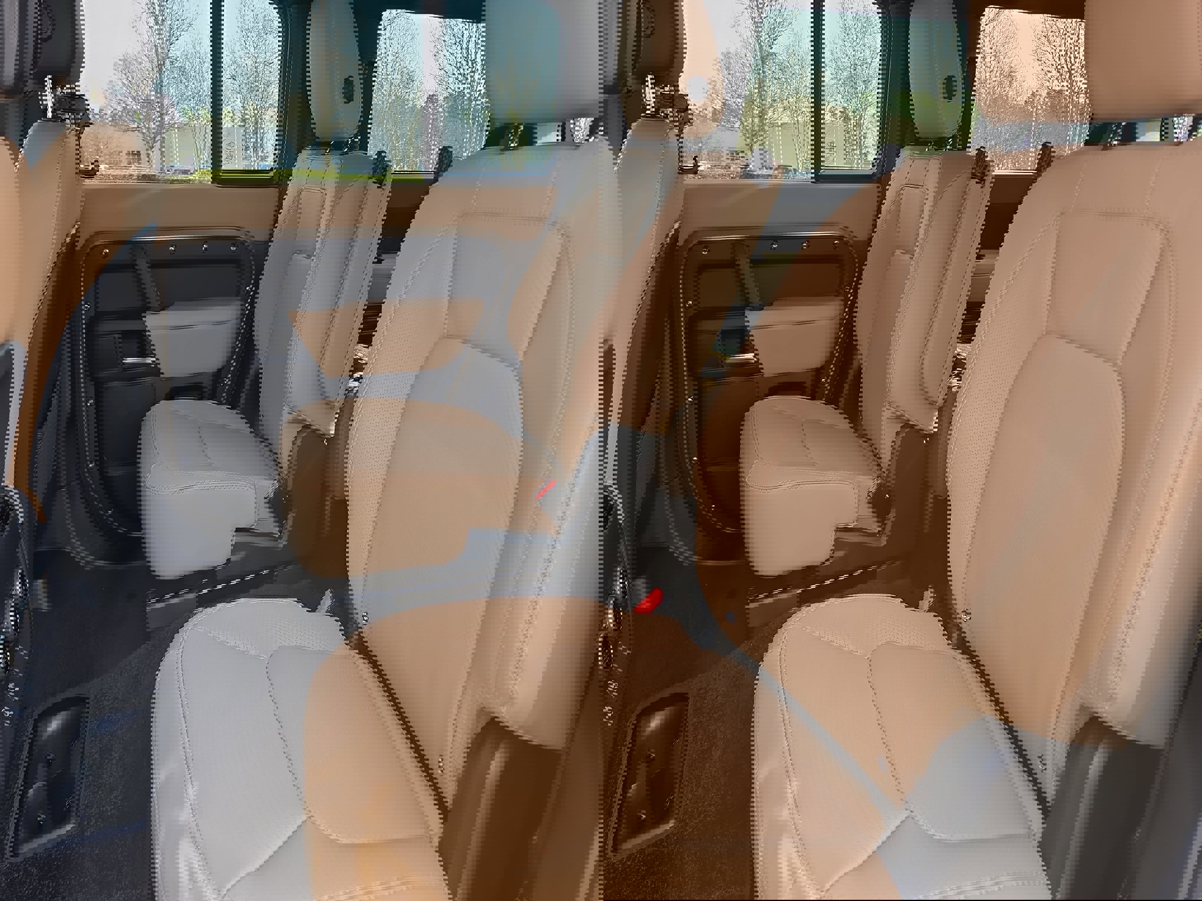 New 2026 Land Rover Defender 130 X-Dynamic SE image 14