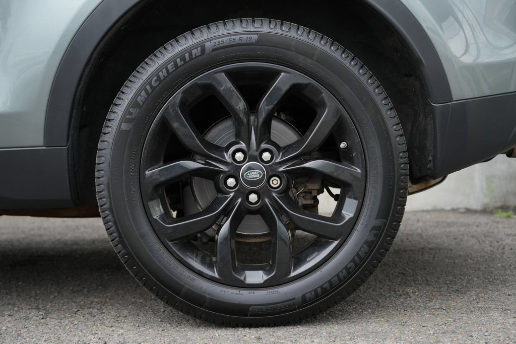 Used 2019 Land Rover Discovery Sport AWD/4WD image 14