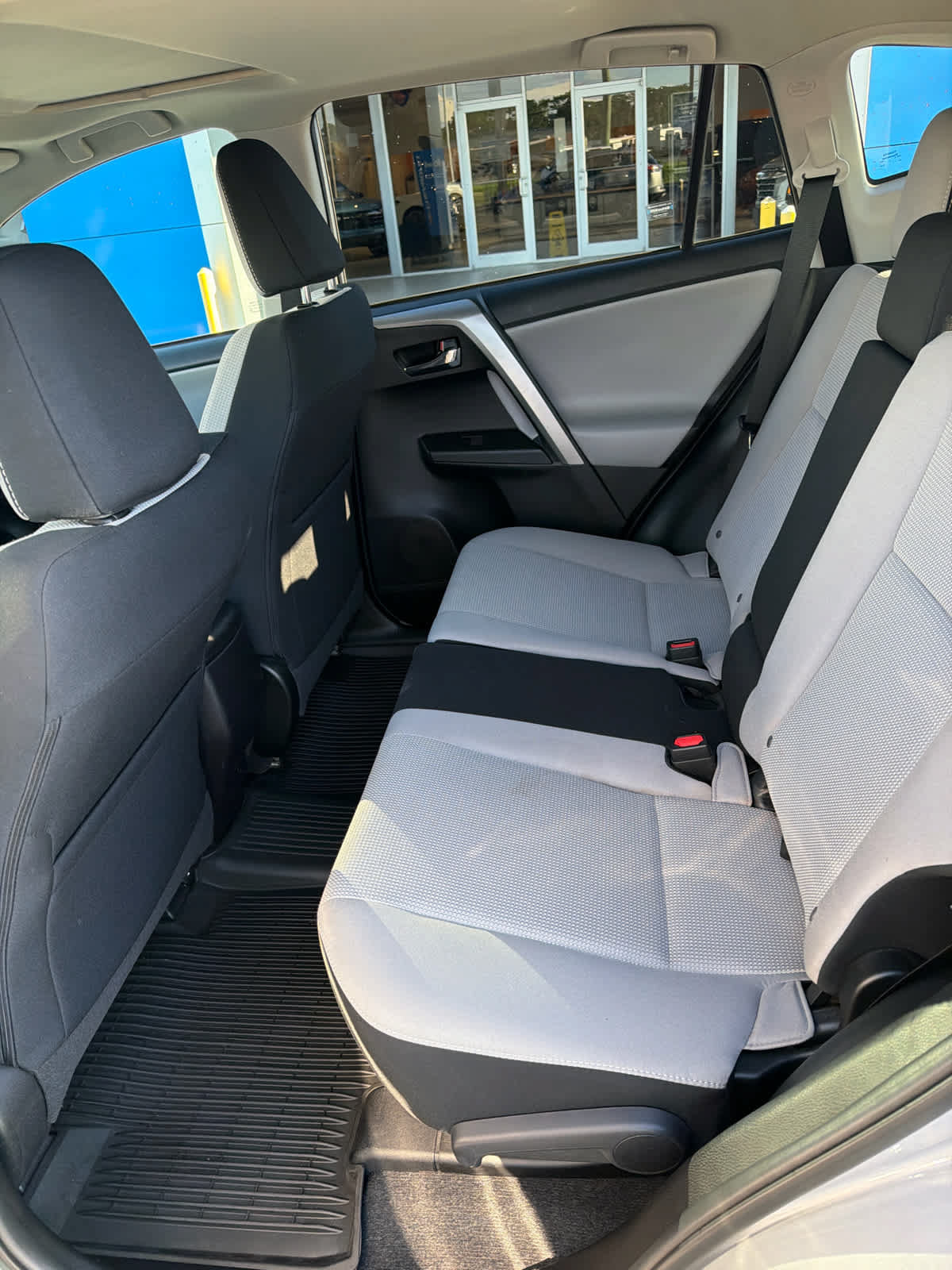 Used 2018 Toyota RAV4 XLE w/ Plus Extra Value Package AWD/4WD image 13