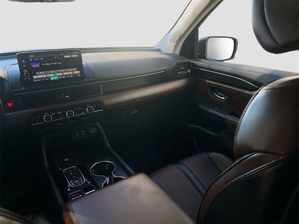 Used 2023 Honda Pilot Elite image 25