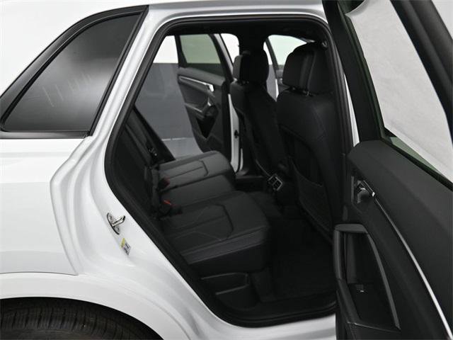 New 2025 Audi Q3 2.0T Premium image 13