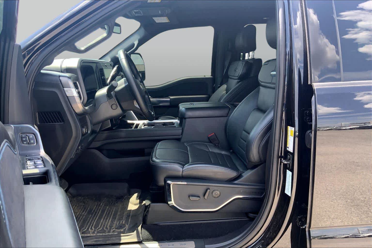 Used 2025 Ford F450 Platinum w/ FX4 Off-Road Package AWD/4WD image 8