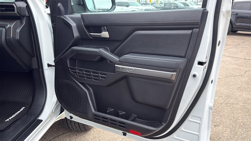 Certified 2025 Toyota Tacoma TRD Sport image 30