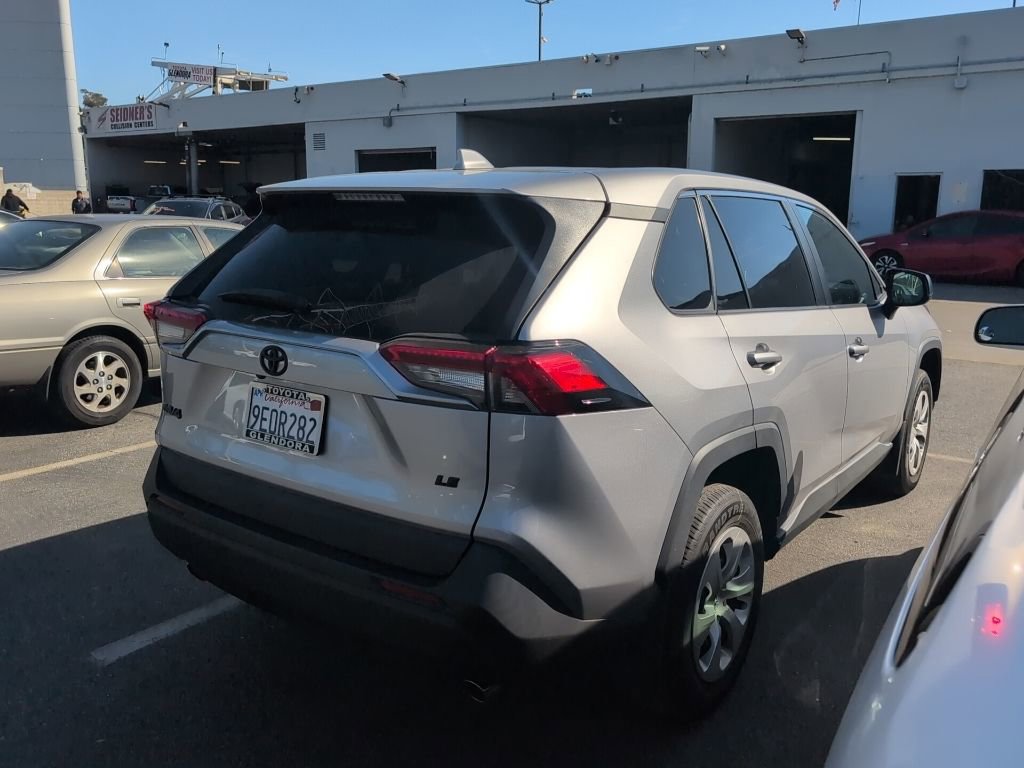 Used 2023 Toyota RAV4 LE image 6