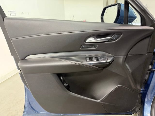 Used 2025 Cadillac XT4 Premium Luxury FWD image 10