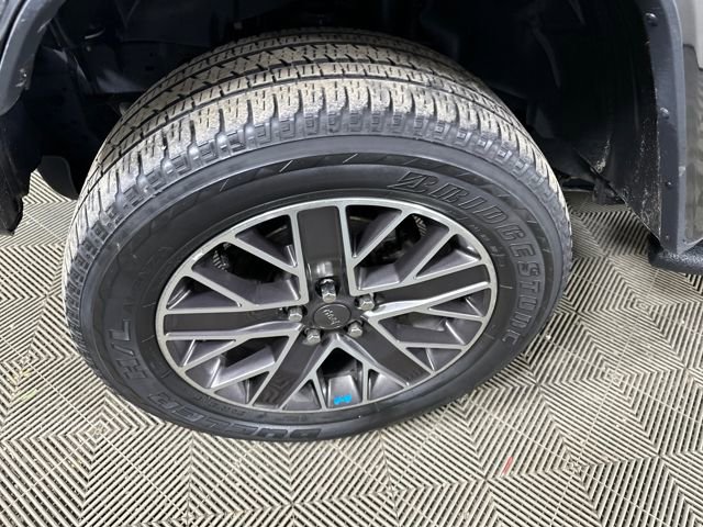 Used 2022 Jeep Wrangler Unlimited Sahara image 9