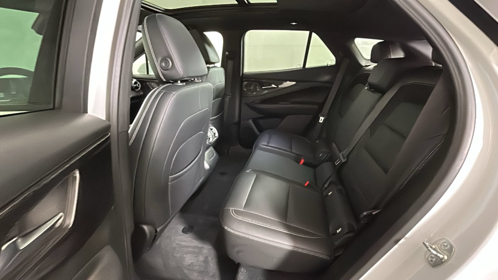 Used 2024 Chevrolet Blazer EV LT AWD/4WD image 27