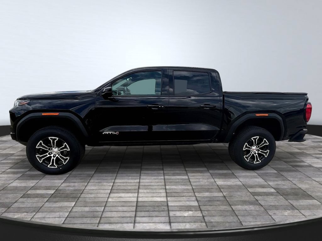Used 2024 GMC Canyon AT4 w/ Technology Package AWD/4WD image 4