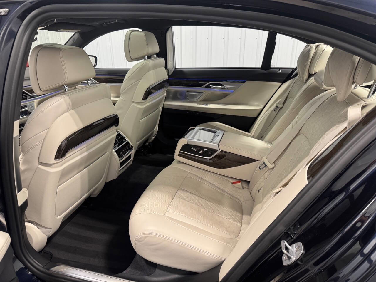Used 2019 BMW M760i xDrive w/ Luxury Rear Seating Package image 25