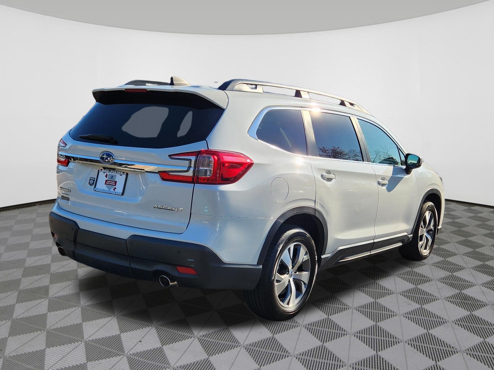 Certified 2024 Subaru Ascent Premium w/ Convenience Package AWD/4WD image 4