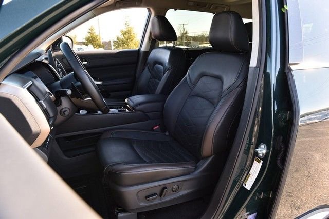 Certified 2025 Nissan Pathfinder Platinum w/ Lighting Package (N93) image 24