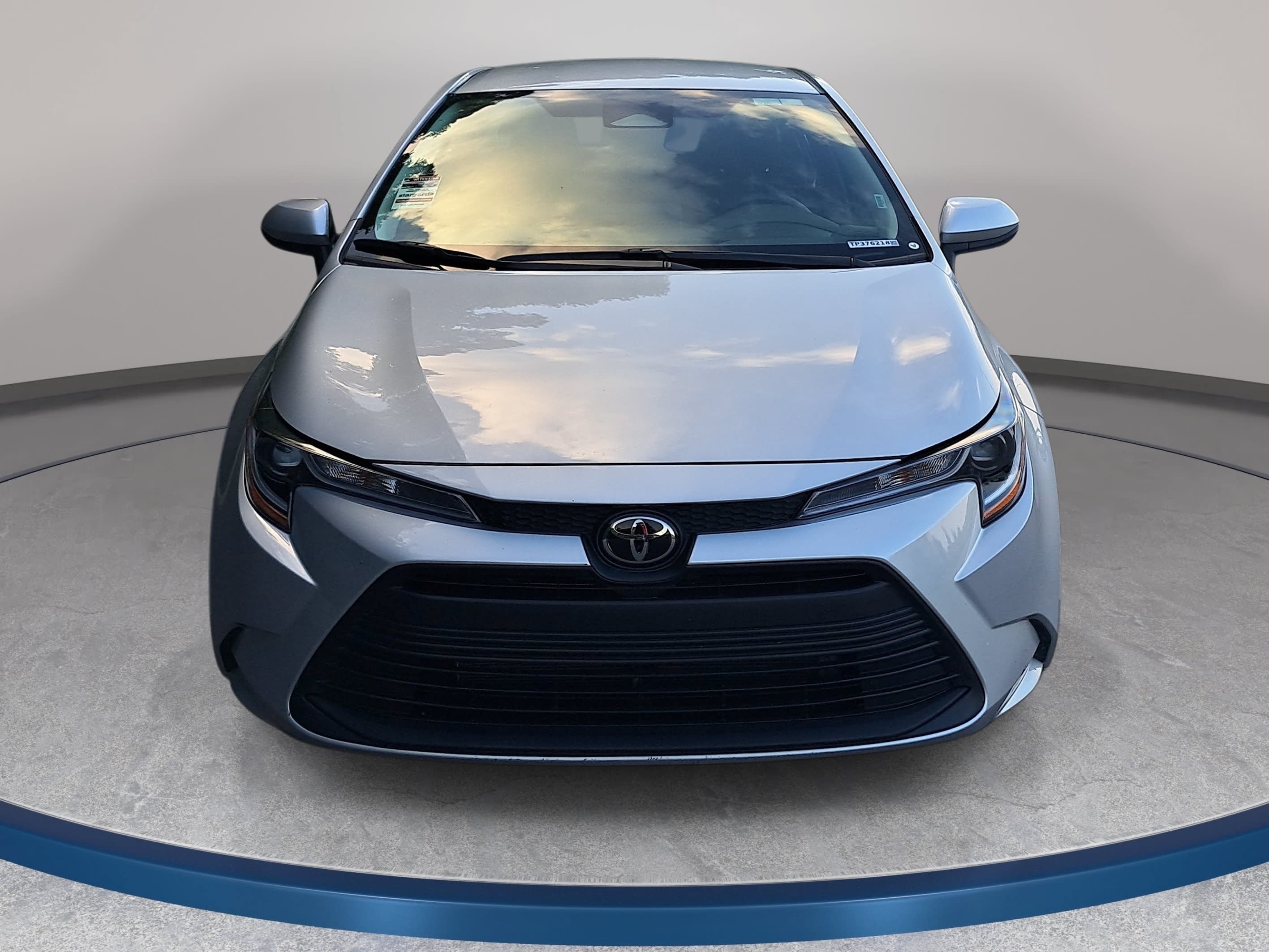 Used 2026 Toyota Corolla LE FWD image 2