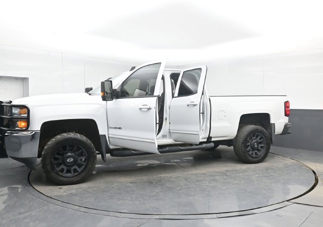 Used 2017 Chevrolet Silverado 2500 LT AWD/4WD image 50