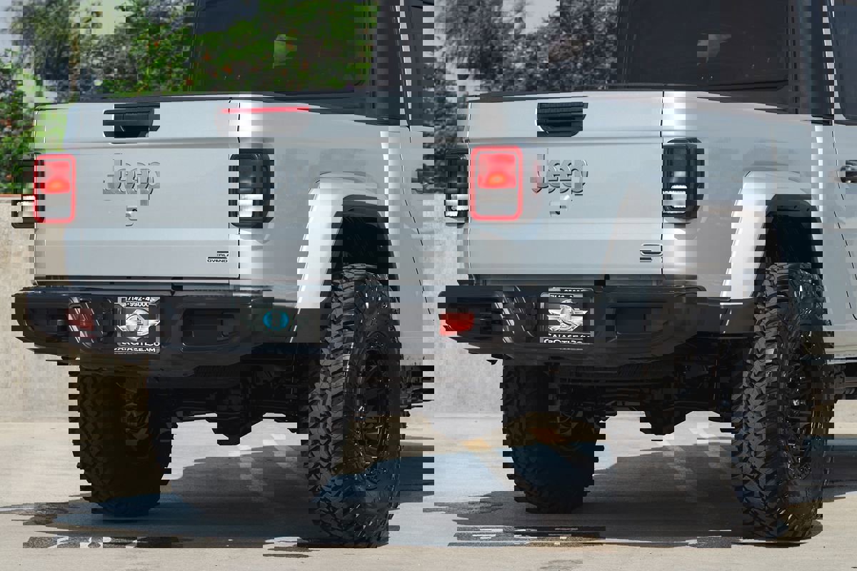 Used 2023 Jeep Gladiator Overland image 10