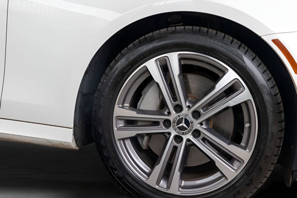 Used 2022 Mercedes-Benz E 350 4MATIC Sedan image 11