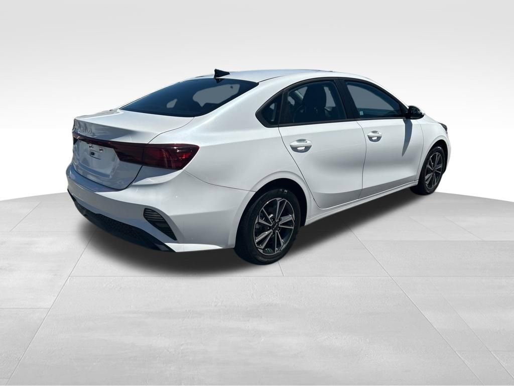 Used 2023 Kia Forte LXS FWD image 7