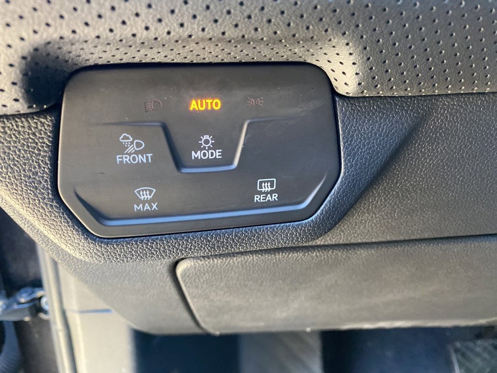 Used 2025 Volkswagen Atlas SEL image 13