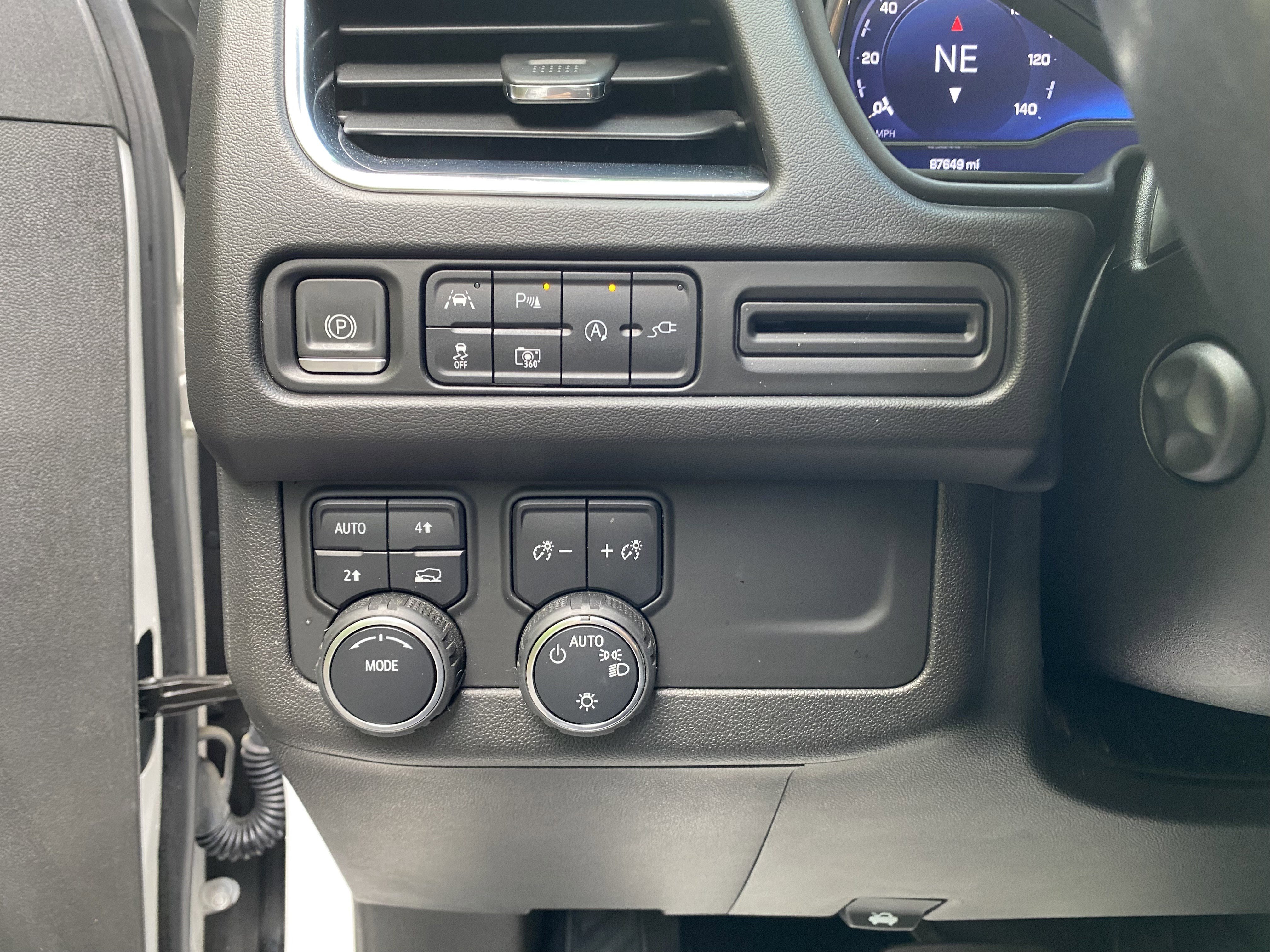 Used 2022 Chevrolet Tahoe RST w/ Luxury Package AWD/4WD image 18