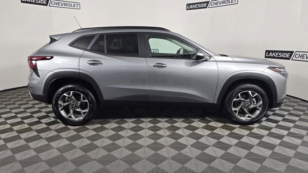 New 2025 Chevrolet Trax LT w/ Driver Confidence Package image 7