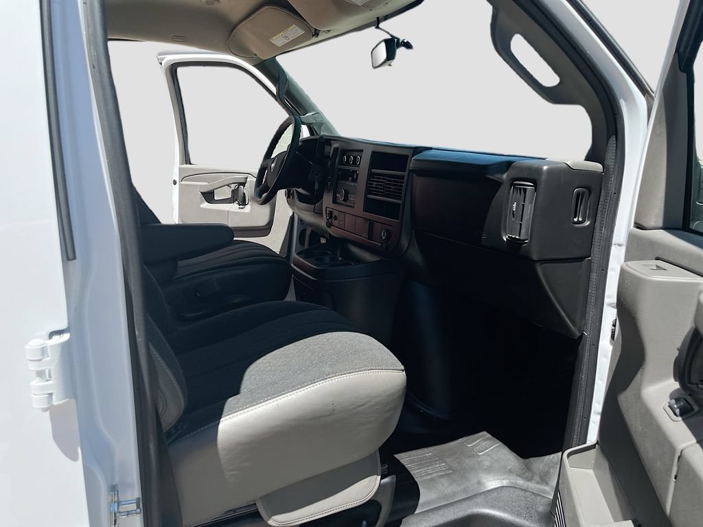 Used 2025 GMC Savana 2500 w/ Driver Convenience Package RWD image 22