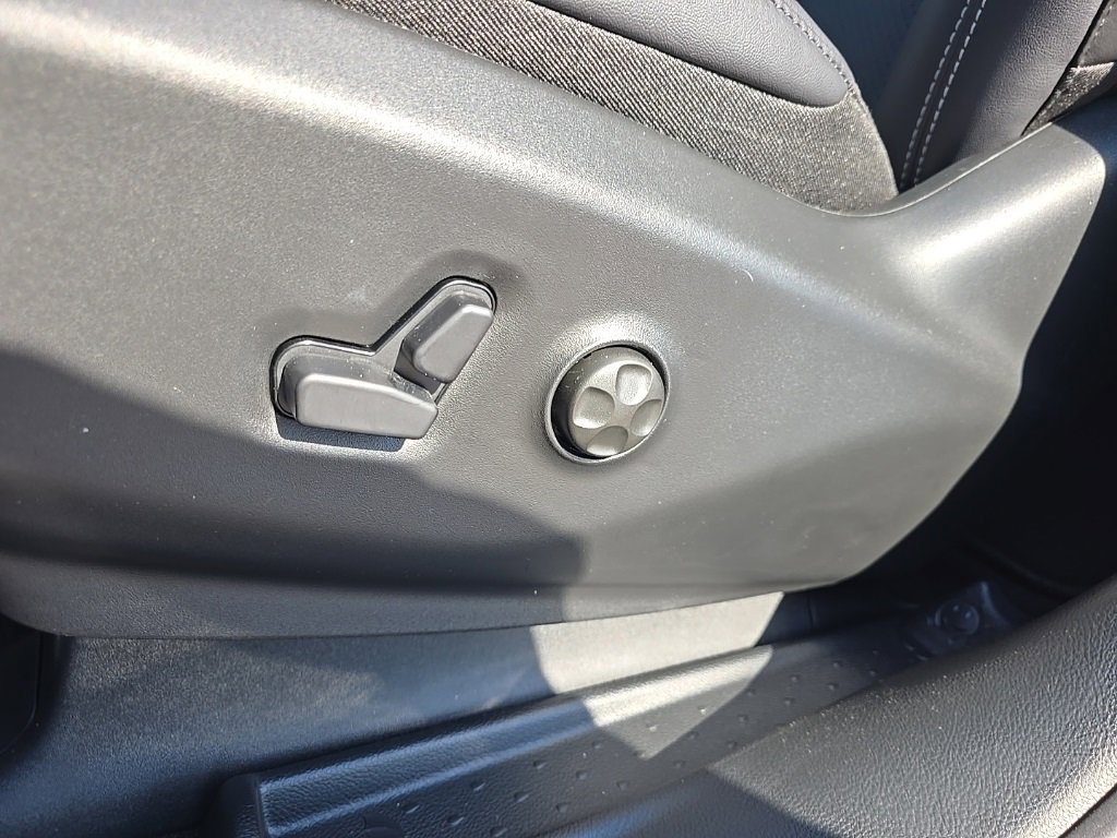 New 2026 Chrysler Pacifica Select image 16