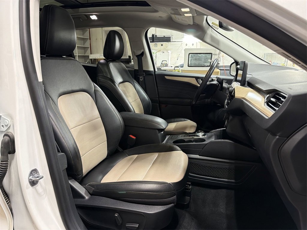 Used 2022 Ford Escape Titanium w/ Titanium Elite Package image 28