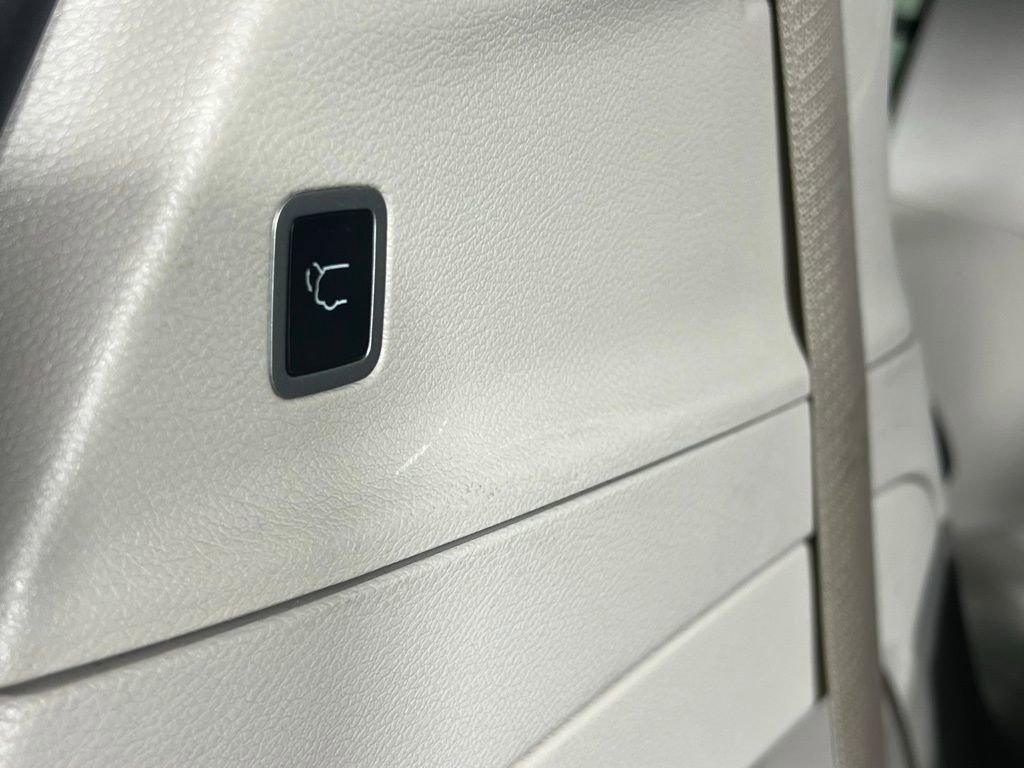 Certified 2024 Chrysler Pacifica Limited image 28