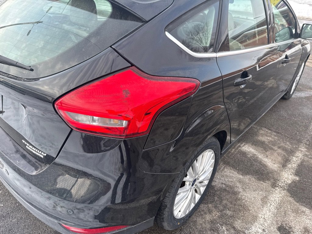 Used 2016 Ford Focus Titanium image 5