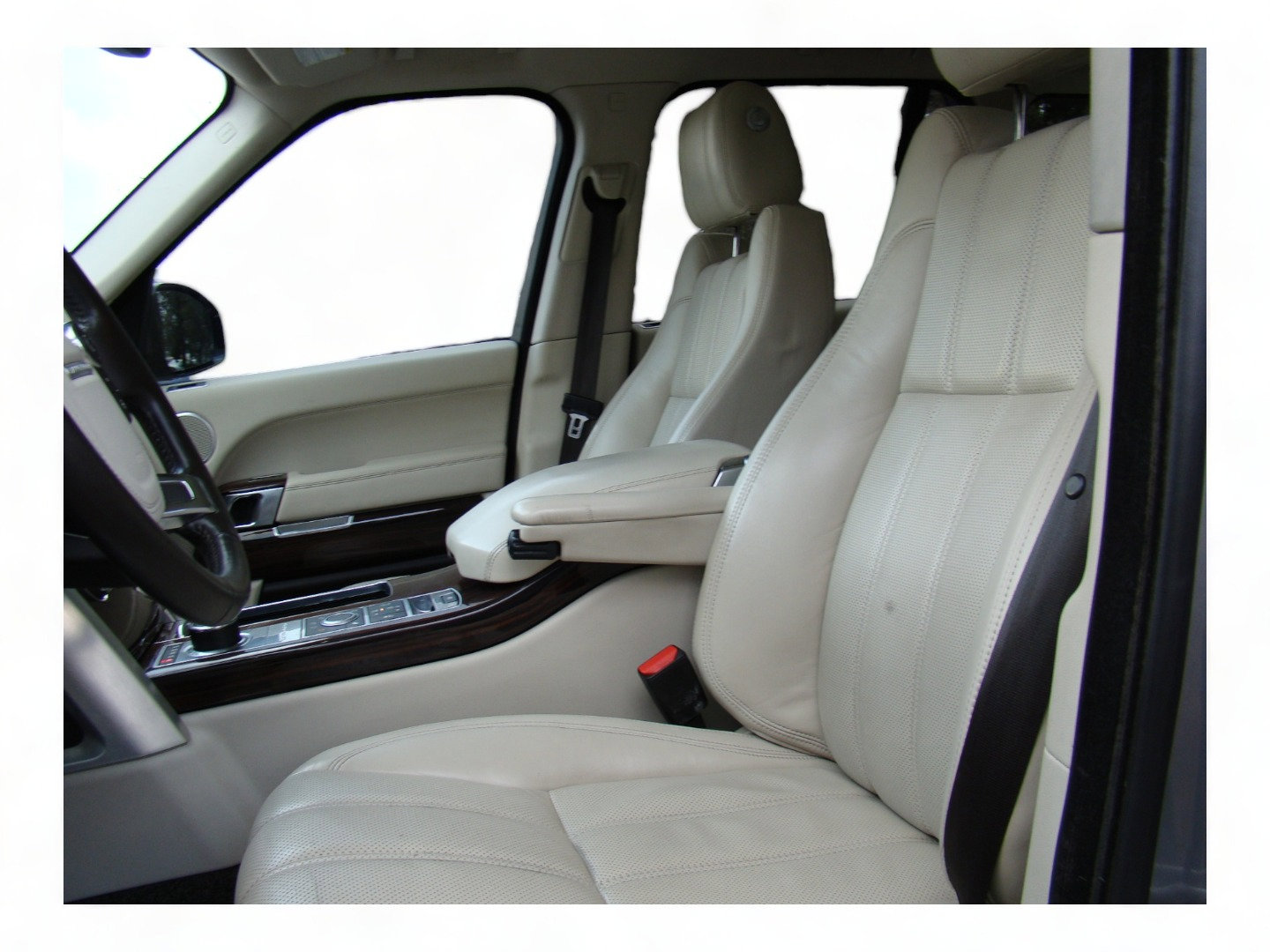 Used 2013 Land Rover Range Rover HSE image 22