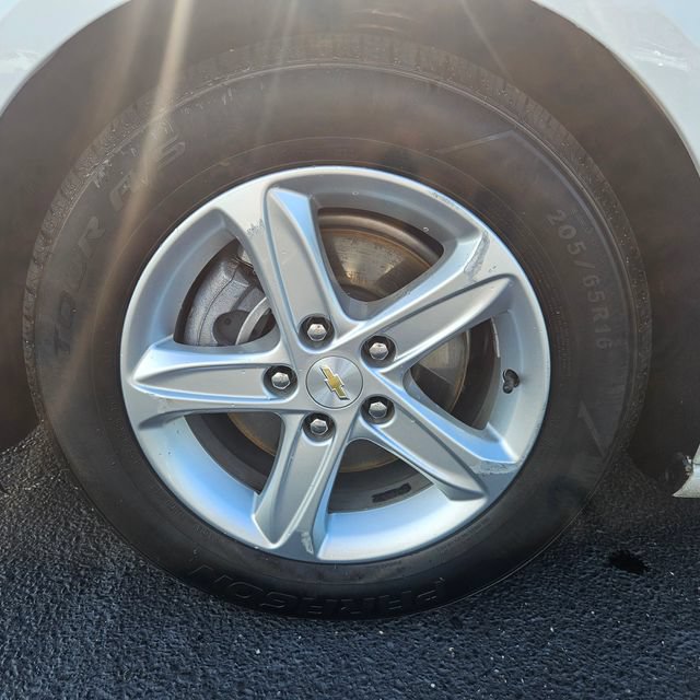 Used 2024 Chevrolet Malibu LT FWD image 32