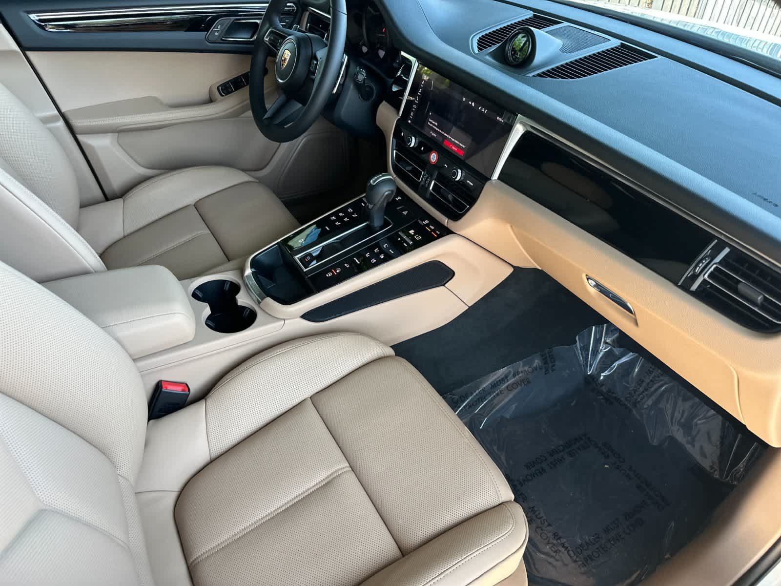 New 2026 Porsche Macan AWD/4WD image 17