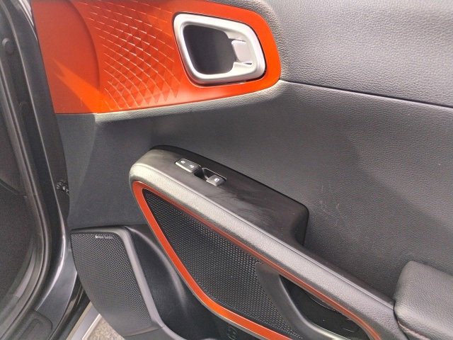 Used 2025 Kia Soul GT-Line w/ GT-Line Technology Package image 16