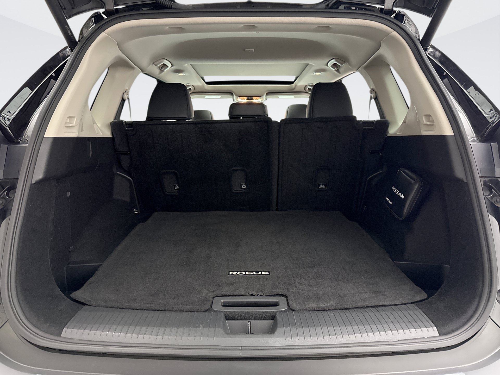 Used 2023 Nissan Rogue SV w/ SV Premium B Package AWD/4WD image 19