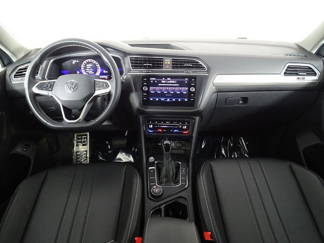 Used 2024 Volkswagen Tiguan SE AWD/4WD image 28