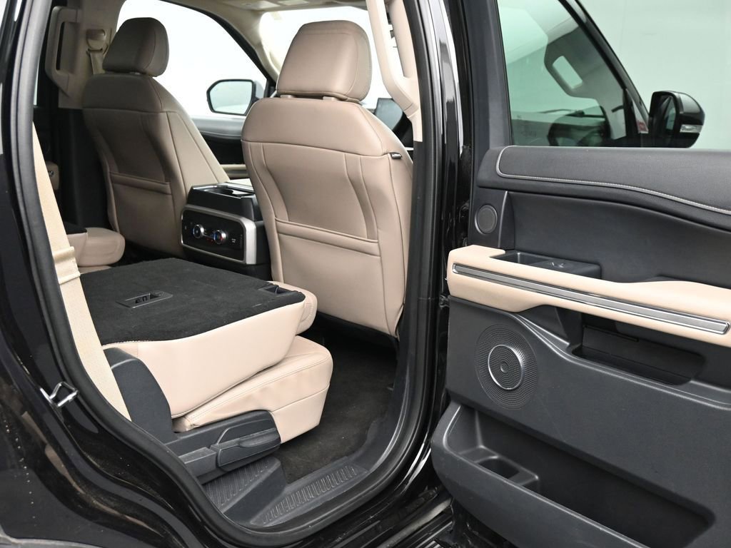 Used 2023 Ford Expedition Limited AWD/4WD image 11