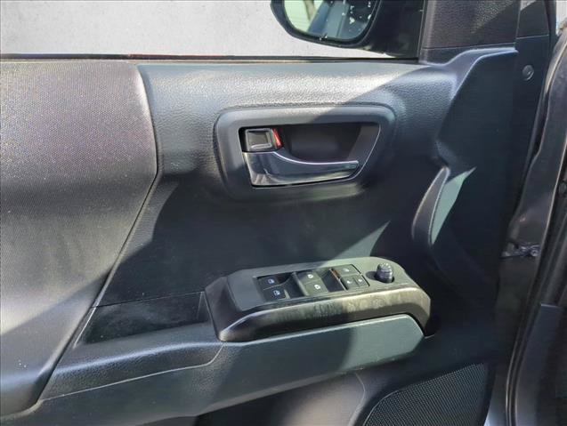 Used 2019 Toyota Tacoma TRD Sport w/ Technology Package RWD image 11